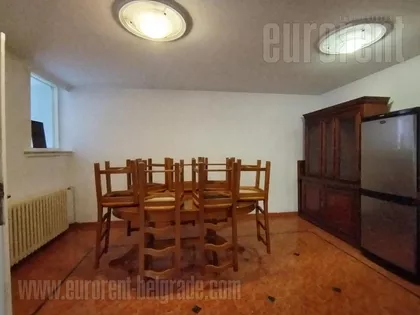 VUKOV SPOMENIK | 4zida.rs