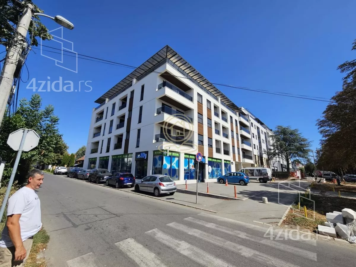 Poslovni prostor | 4zida