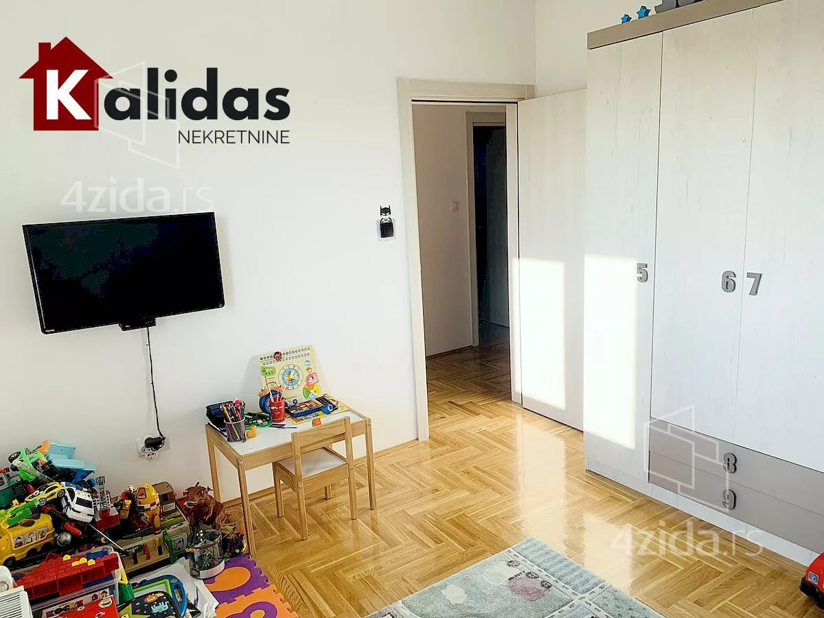 Dvoiposoban stan | 4zida