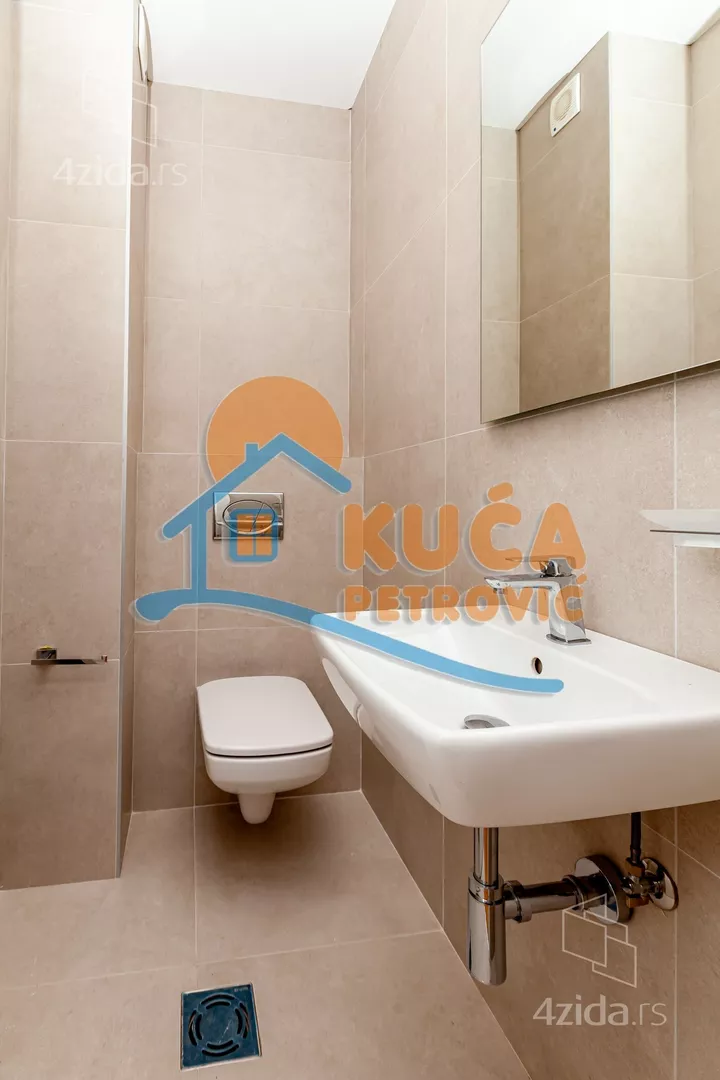 Troiposoban stan | 4zida