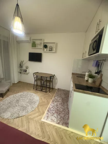 VALENTINA VODNIKA | 4zida.rs