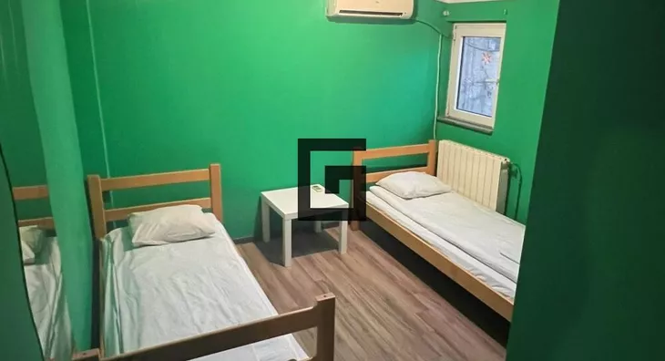 Šestoiposoban stan | 4zida