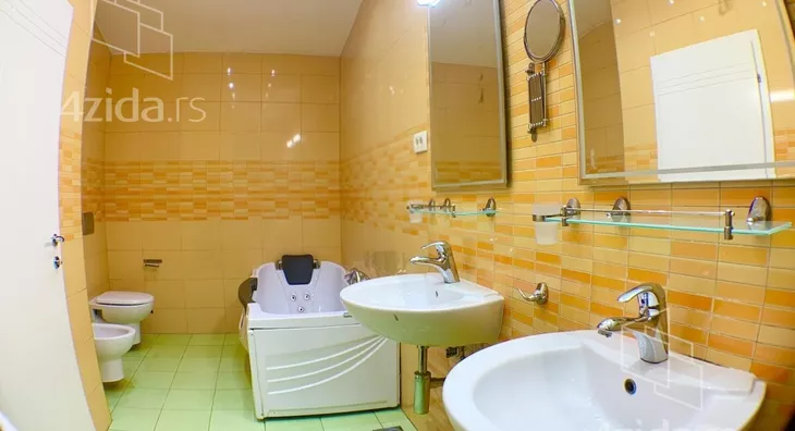 Petosoban stan | 4zida