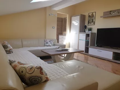 Crveni Krst Vračar | 4zida.rs