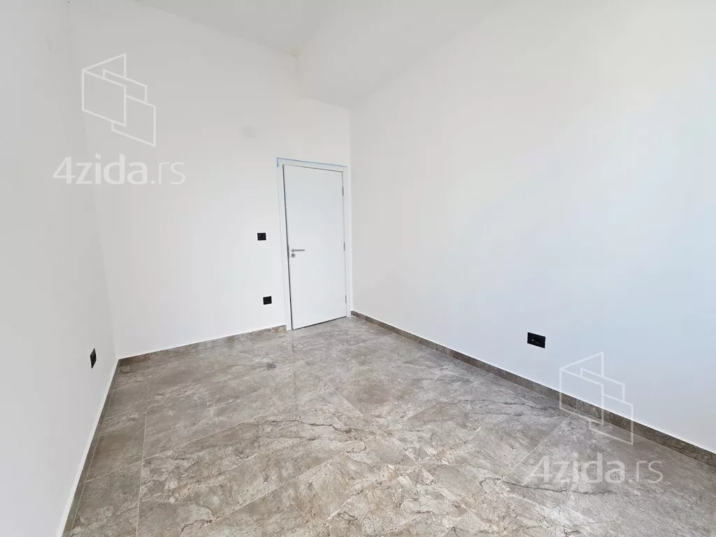 Četvoroiposoban stan | 4zida