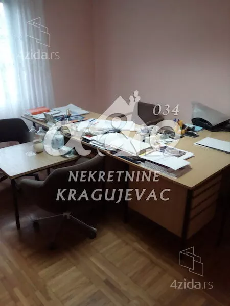 Poslovna zgrada | 4zida