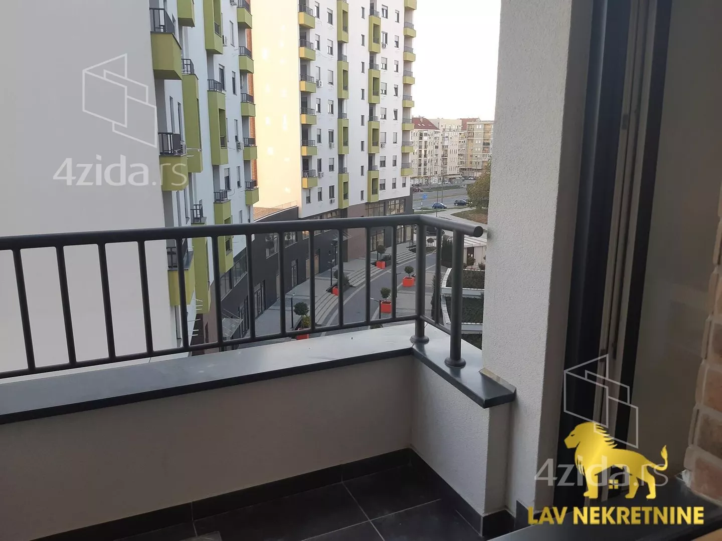 Jednoiposoban stan | 4zida