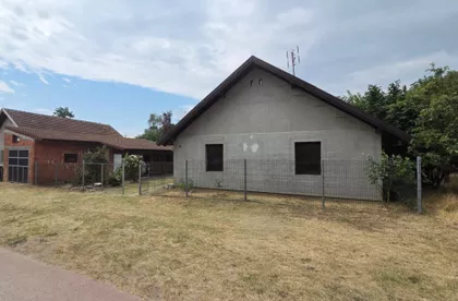 Ljutovo | 4zida.rs