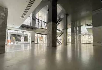 CARA LAZARA | 4zida.rs