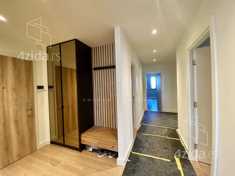 Petosoban stan | 4zida