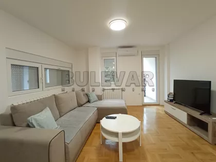 Prvomajska | 4zida.rs