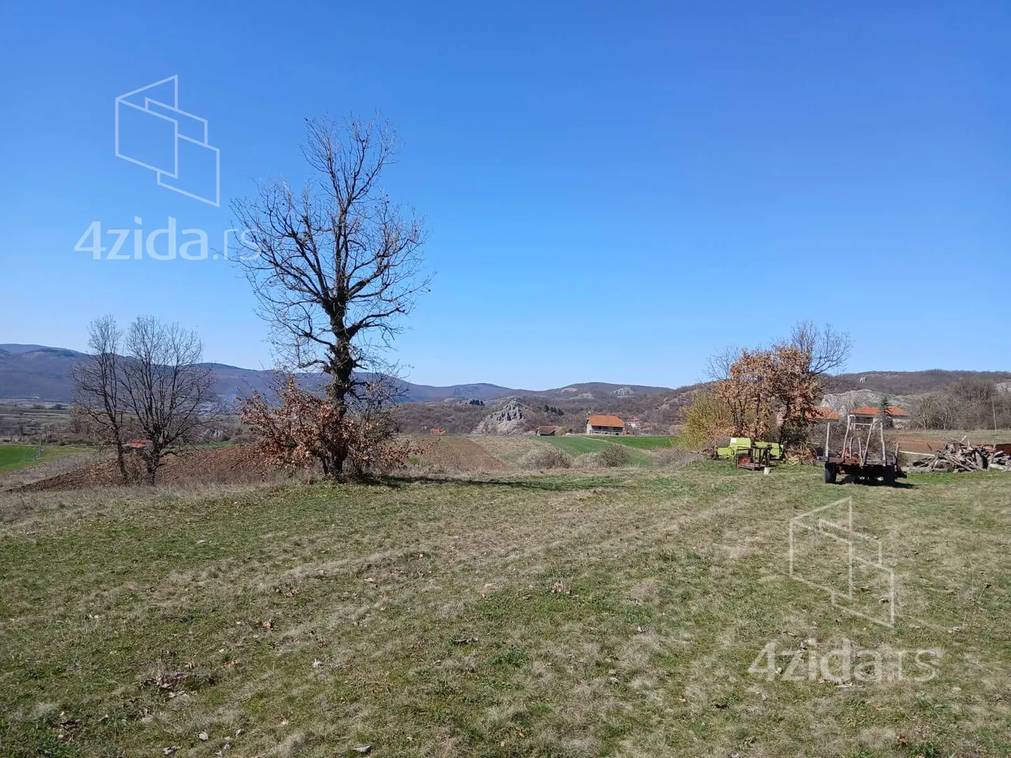 Plac | 4zida