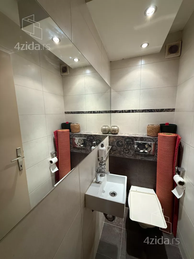 Četvoroiposoban stan | 4zida