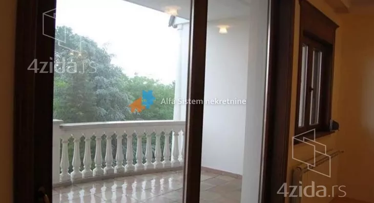 Šestosoban stan | 4zida