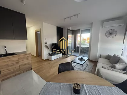 Radnička 2a | 4zida.rs