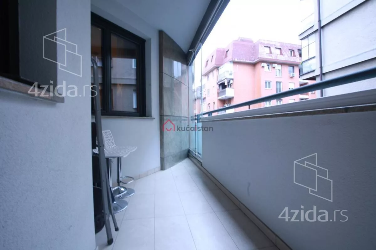 Petosoban stan | 4zida