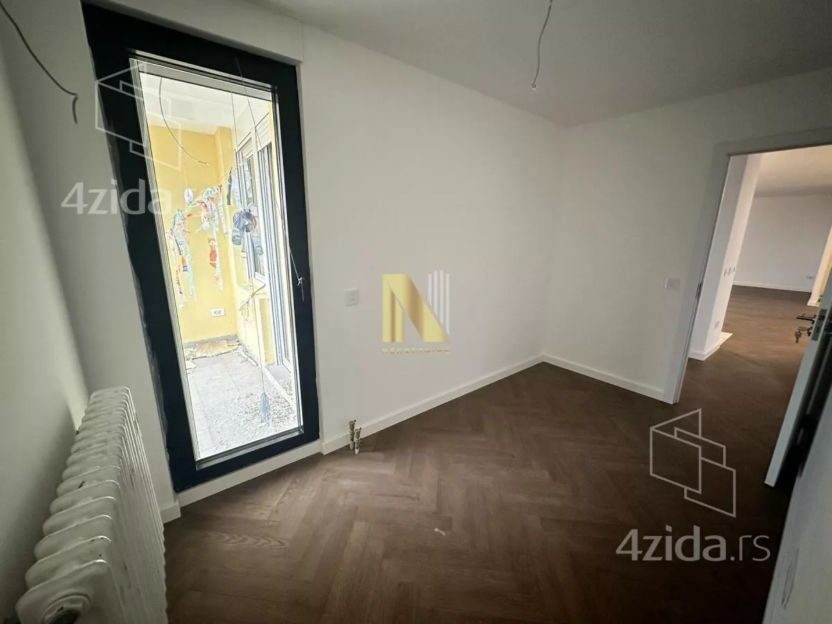 Četvoroiposoban stan | 4zida