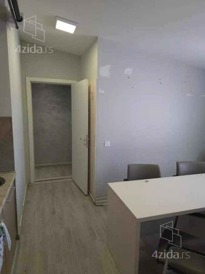 Šestosoban stan | 4zida