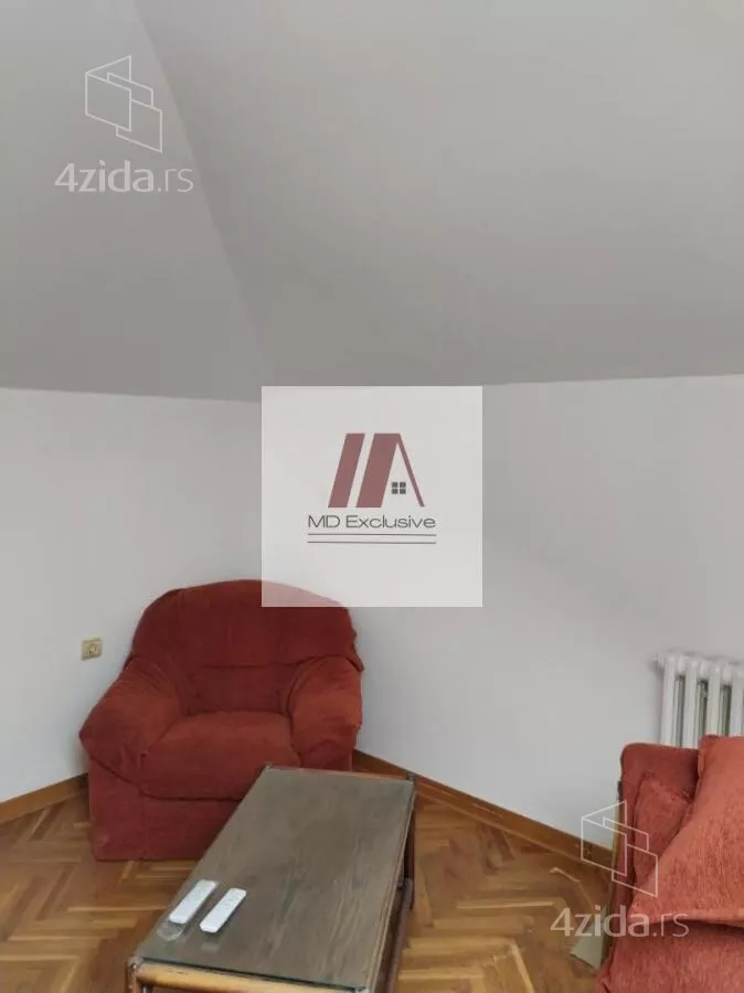 Šestosoban stan | 4zida