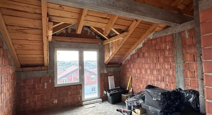 Četvoroiposoban stan | 4zida