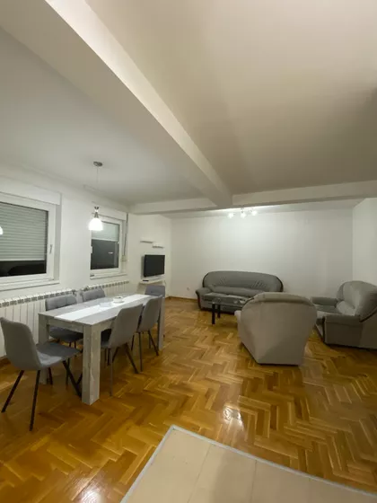 Dušana Krstića 19 | 4zida.rs