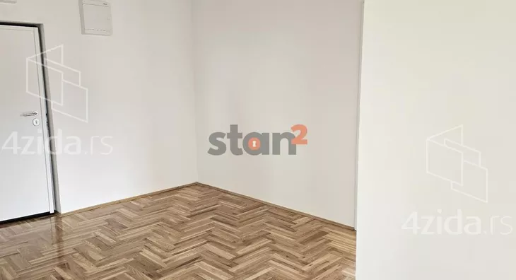 Četvoroiposoban stan | 4zida