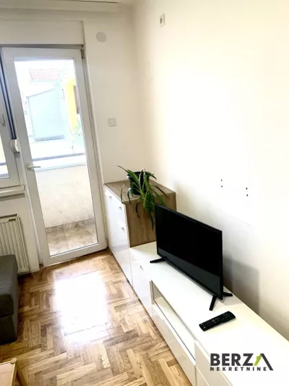 Bulevar Patrijarha Pavla (Somborski Bulevar) | 4zida.rs