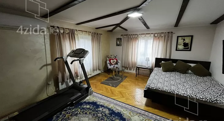 Šestosoban stan | 4zida