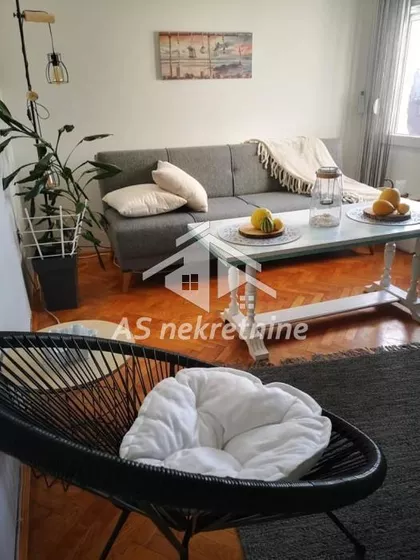 Skupština | 4zida.rs