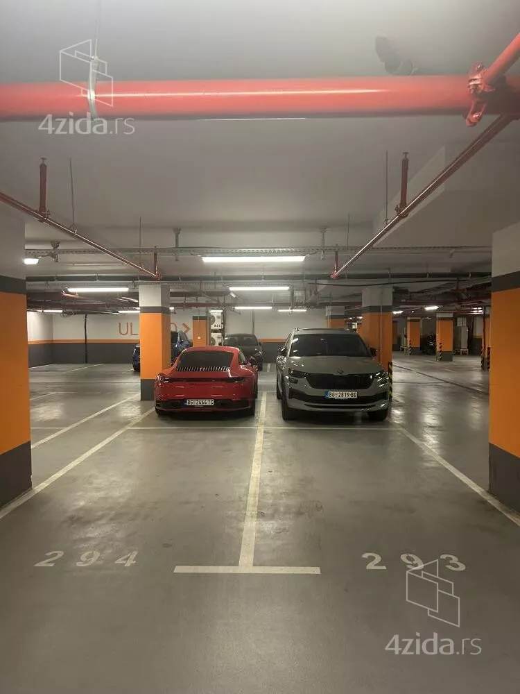 Petosoban stan | 4zida