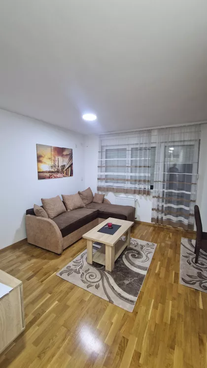 Oktobarske Revolucije 40 | 4zida.rs