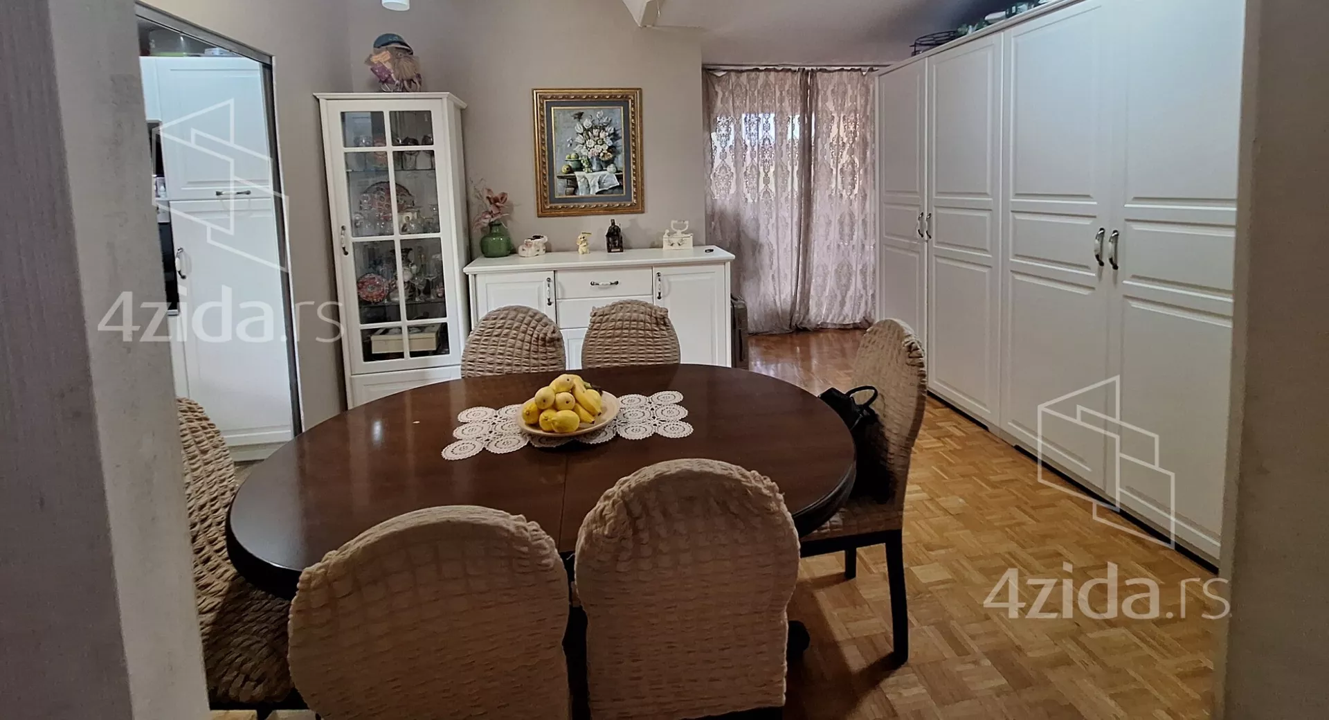 Troiposoban stan | 4zida