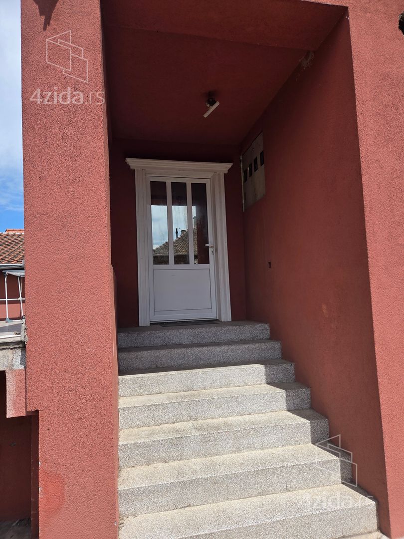 Сдается трехкомнатная квартира, Svetog Save, 400€, 100m² — фото
