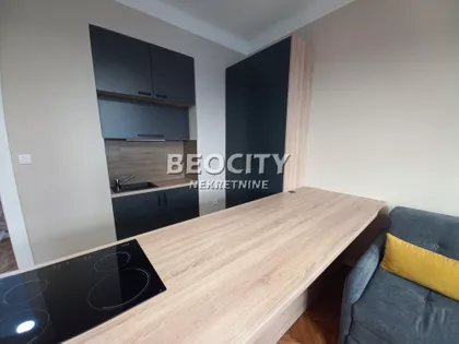 Petra Drapšina | 4zida.rs