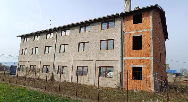 Poslovna zgrada | 4zida