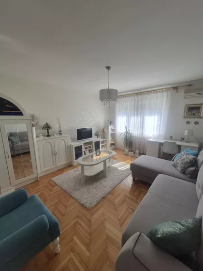 Evgenija Kumičića 11 | 4zida.rs