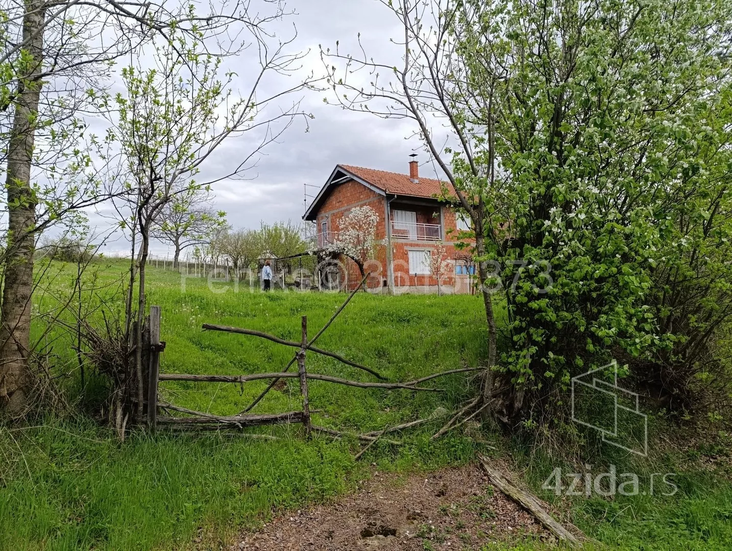 Plac | 4zida