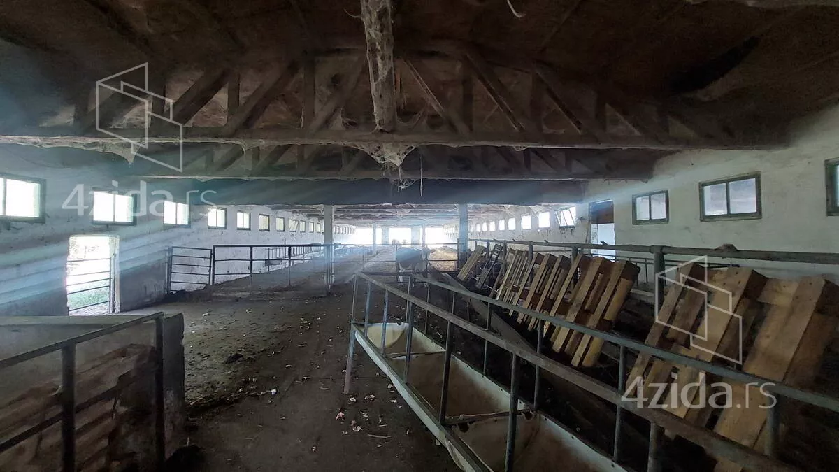 Poslovna zgrada | 4zida