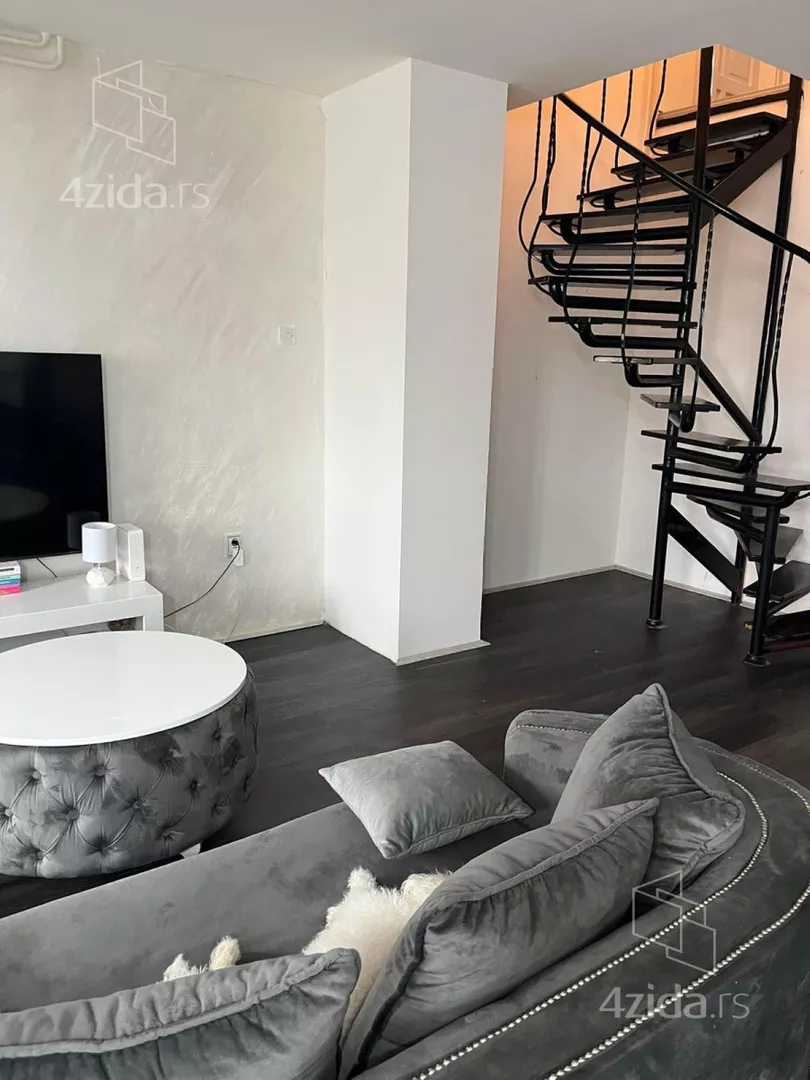 Četvoroiposoban stan | 4zida