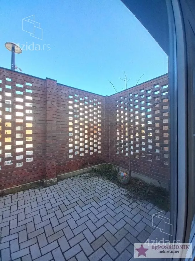 Šestosoban stan | 4zida