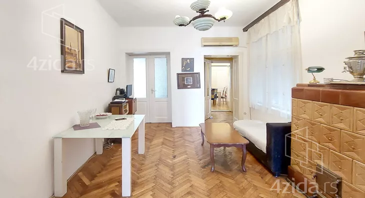 Četvoroiposoban stan | 4zida