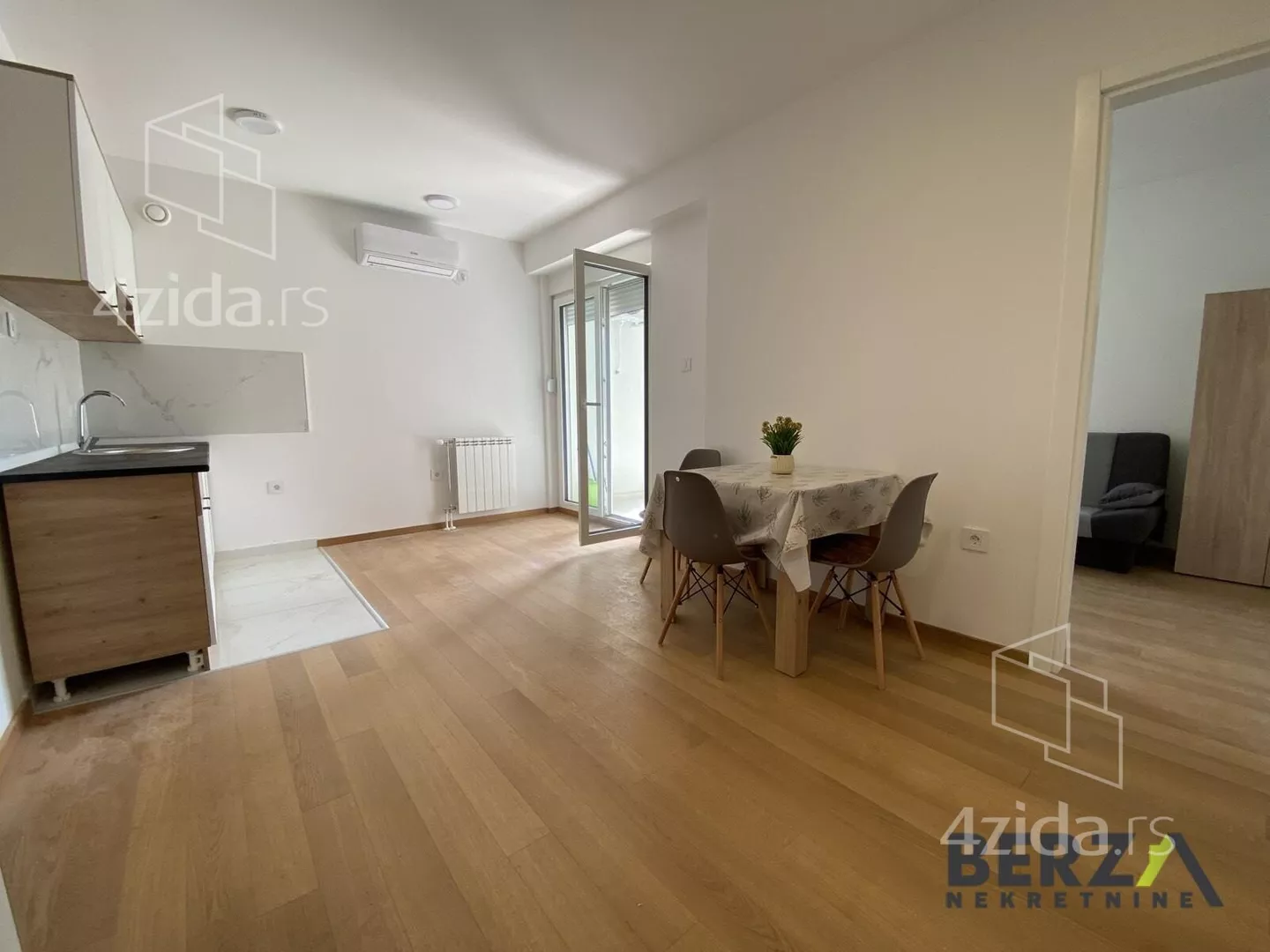 Jednoiposoban stan | 4zida