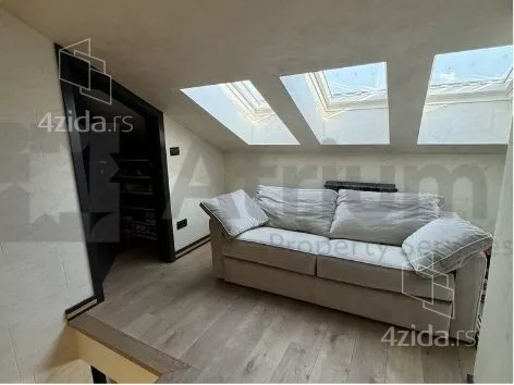 Šestosoban stan | 4zida