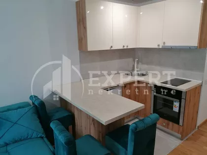 Sestre Baković | 4zida.rs