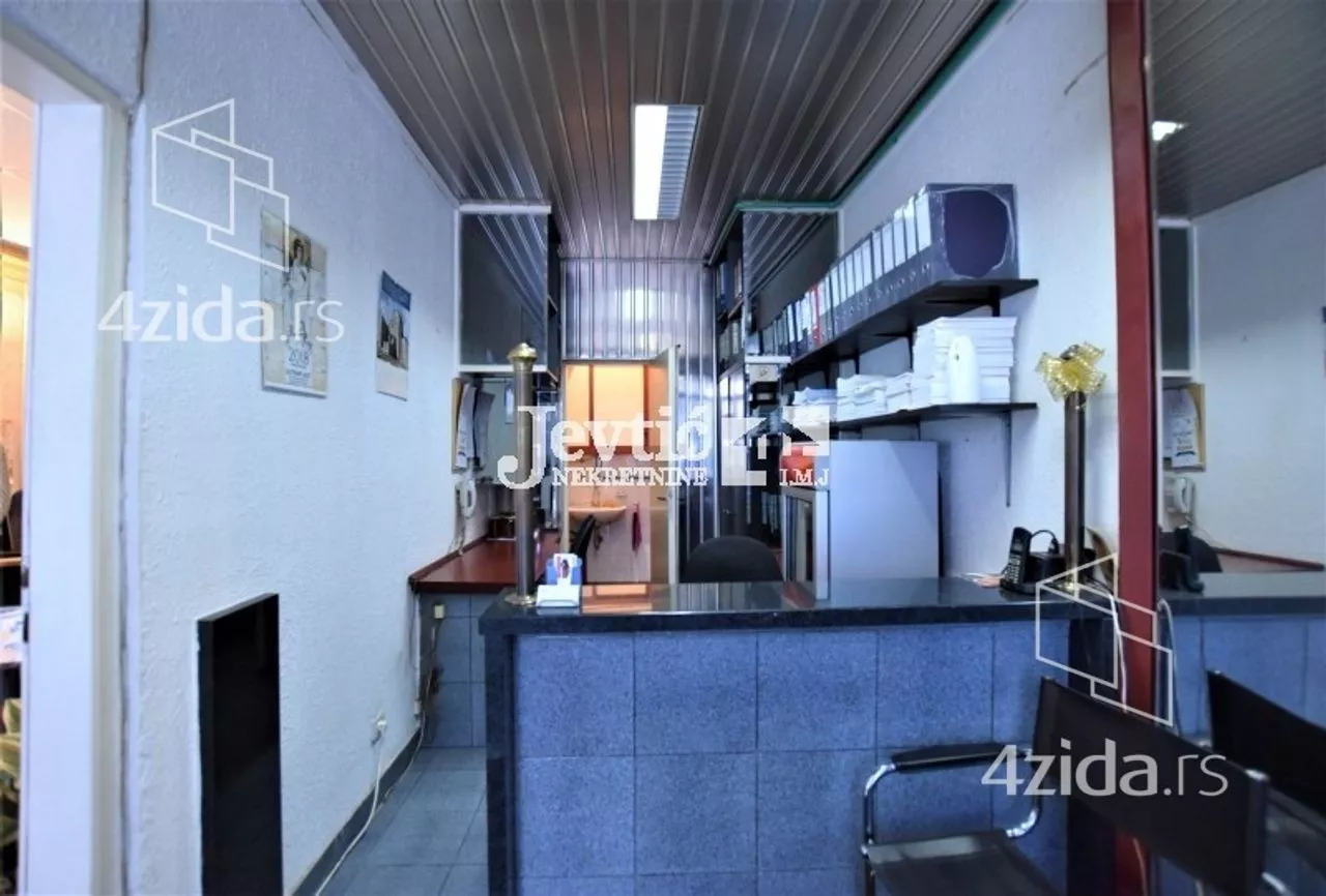 Lokal | 4zida