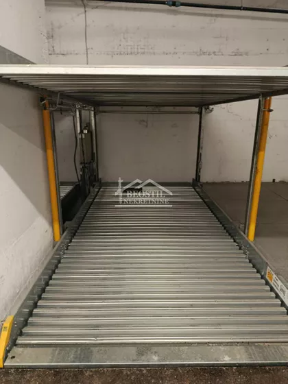 Garaža / parking na prodaju · 13 m² · Autokomanda, Voždovac opština, Beograd