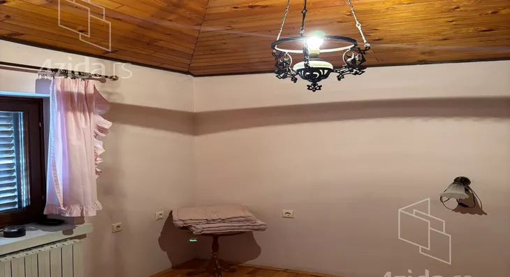 Poslovna zgrada | 4zida