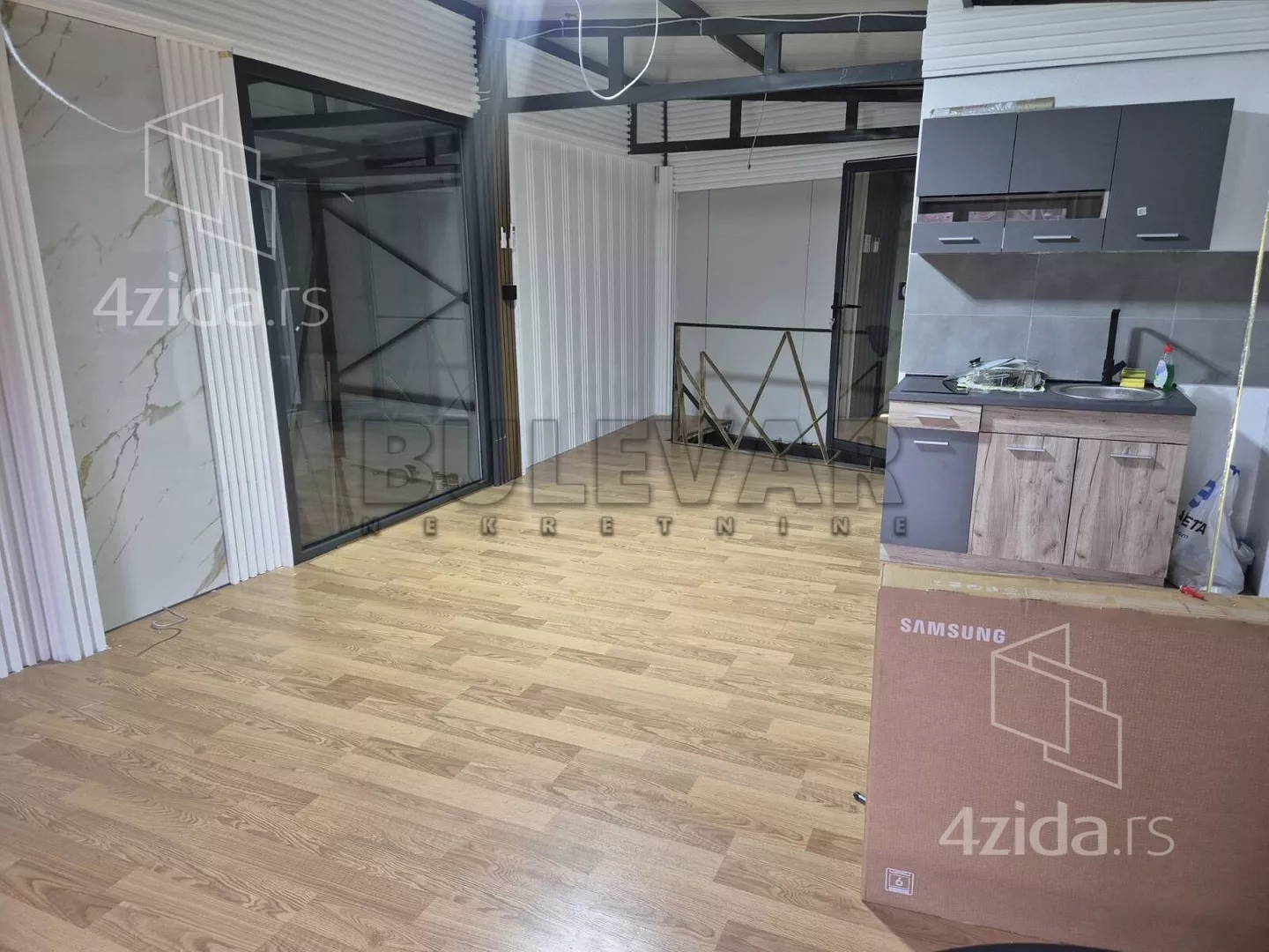 Lokal | 4zida