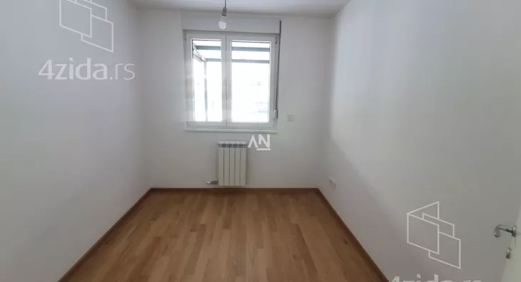 Šestosoban stan | 4zida