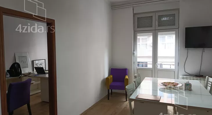 Četvoroiposoban stan | 4zida